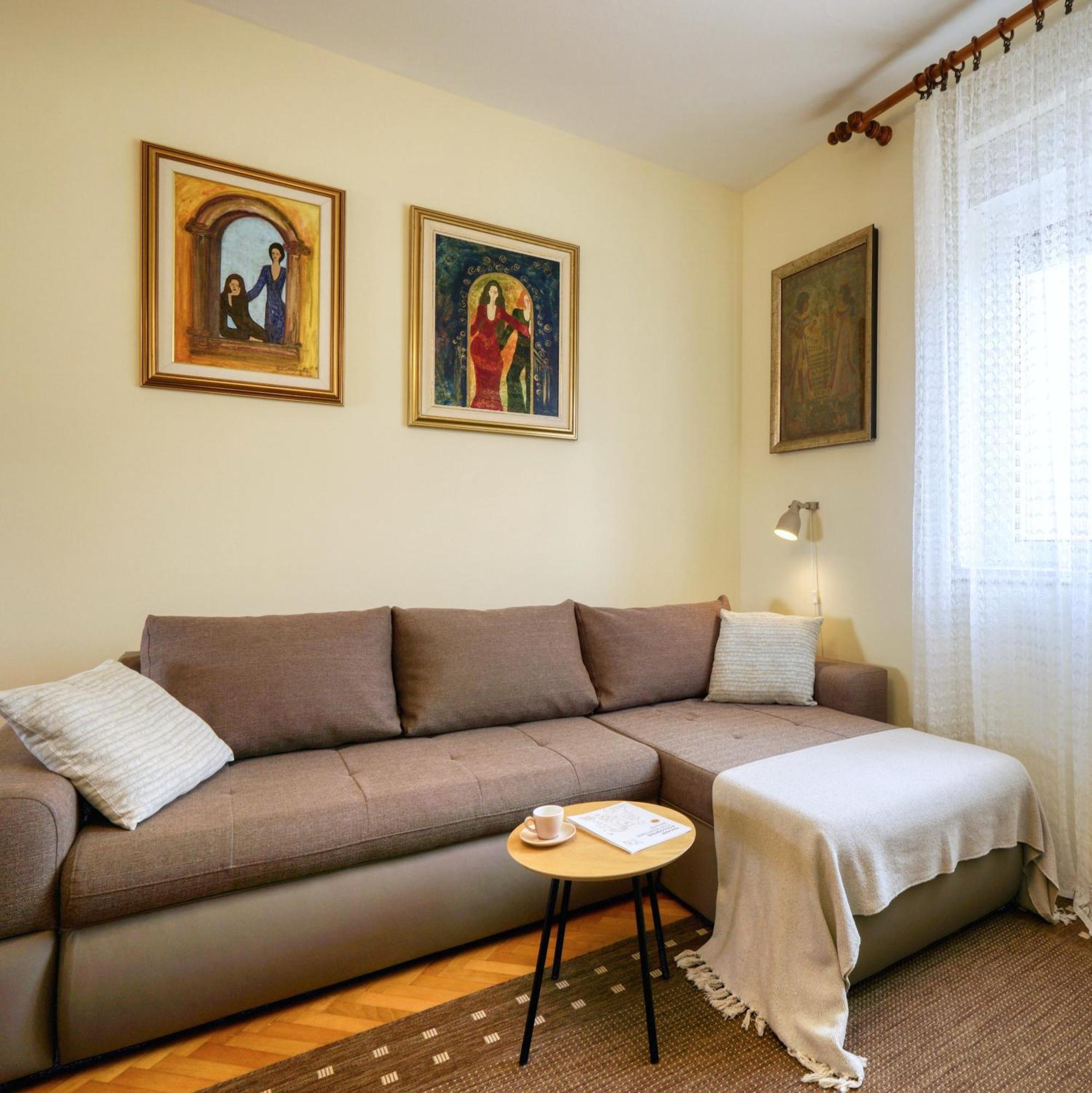 Apartmani Ana 10 Min. Hoda Od Centra Trogira Exterior foto